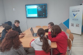 "Drones and Code": На Полтавщині молодь навчали програмувати дрони